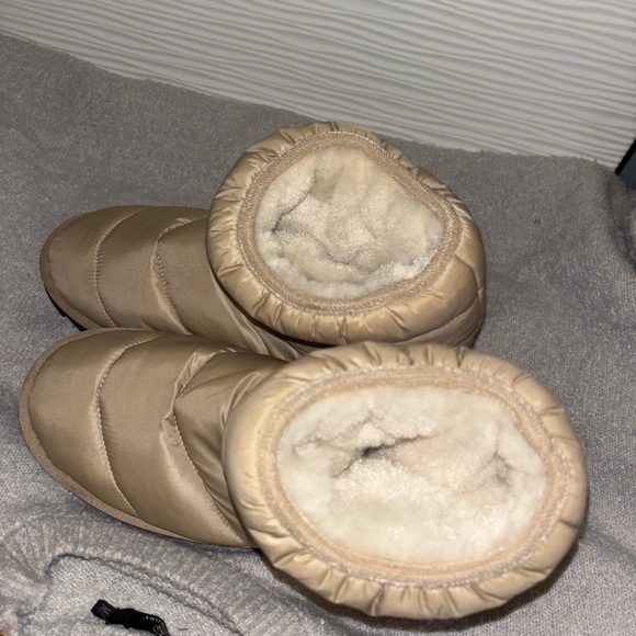 Ralph Lauren Logo Quilted Bootie - size 7.5 - Picture 3 of 3